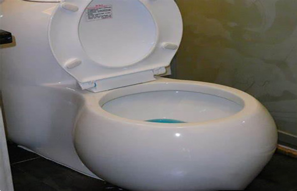 马桶冲水力度不足：原因、解决方案与日常维护